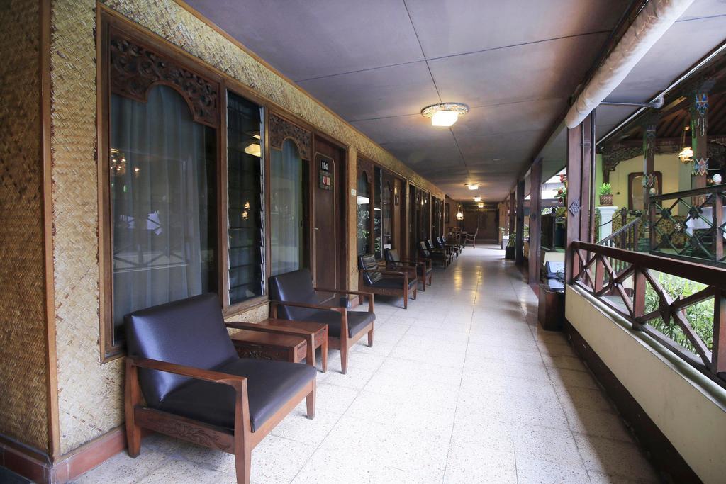 Hotel Istana Batik Ratna Yogyakarta Exterior foto