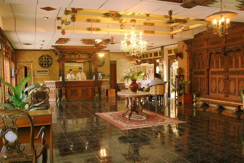 Hotel Istana Batik Ratna Yogyakarta Exterior foto